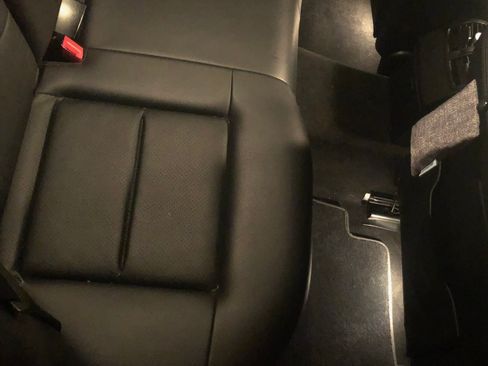 Used 2011 Mercedes-Benz E 350 4MATIC Sedan w/ Premium 1 Pkg image 10