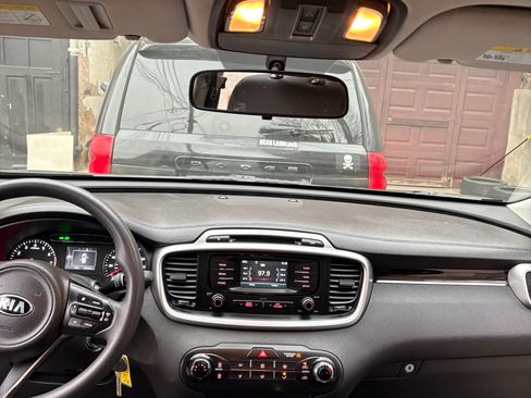 Used 2017 Kia Sorento LX Sport Utility 4D image 13