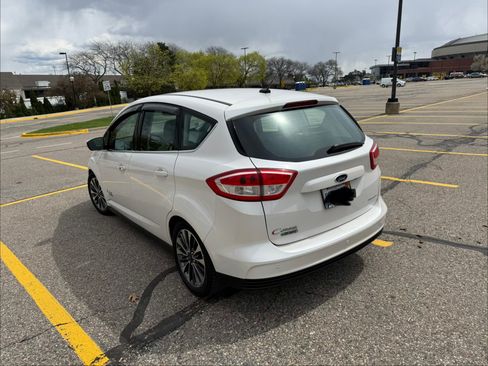 Used 2017 Ford C-MAX Energi Titanium w/ Equipment Group 501A image 4