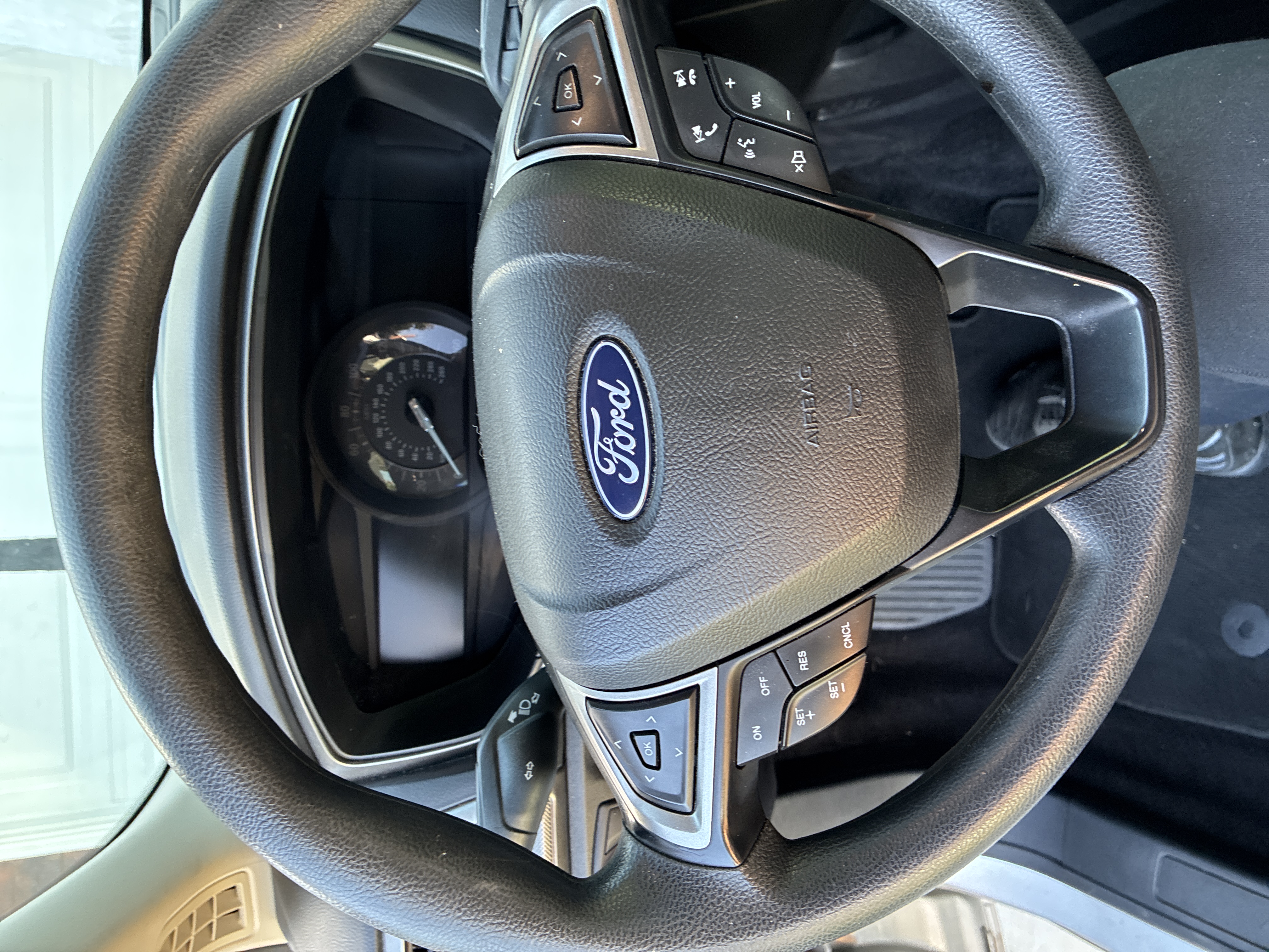 Used 2018 Ford Fusion SE w/ Fusion SE Technology Package FWD image 17