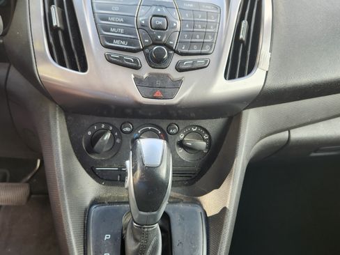Used 2015 Ford Transit Connect XLT image 4