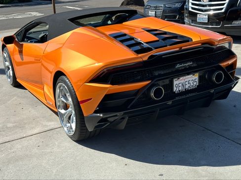 Used 2023 Lamborghini Huracan EVO AWD/4WD image 13