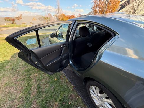 Used 2012 MAZDA MAZDA3 i Touring image 20
