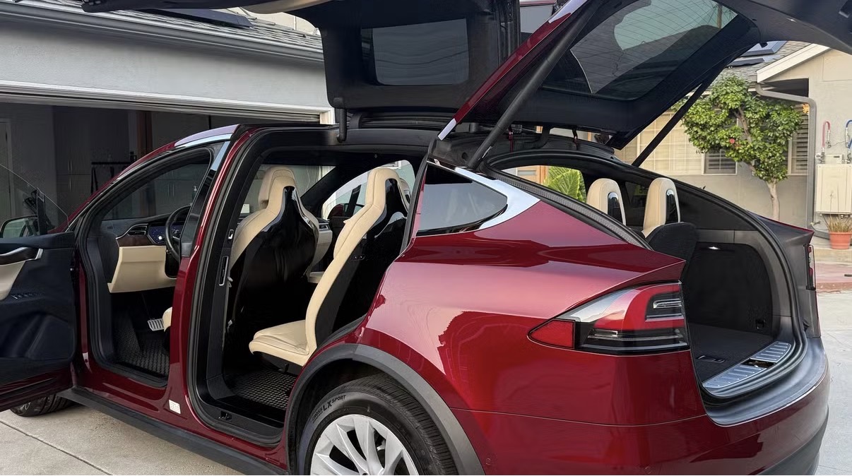 Used 2016 Tesla Model X Performance AWD/4WD image 11