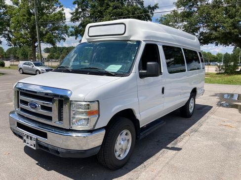 Used 2013 Ford E-250 and Econoline 250 Extended w/ Premium Van Group RWD image 2