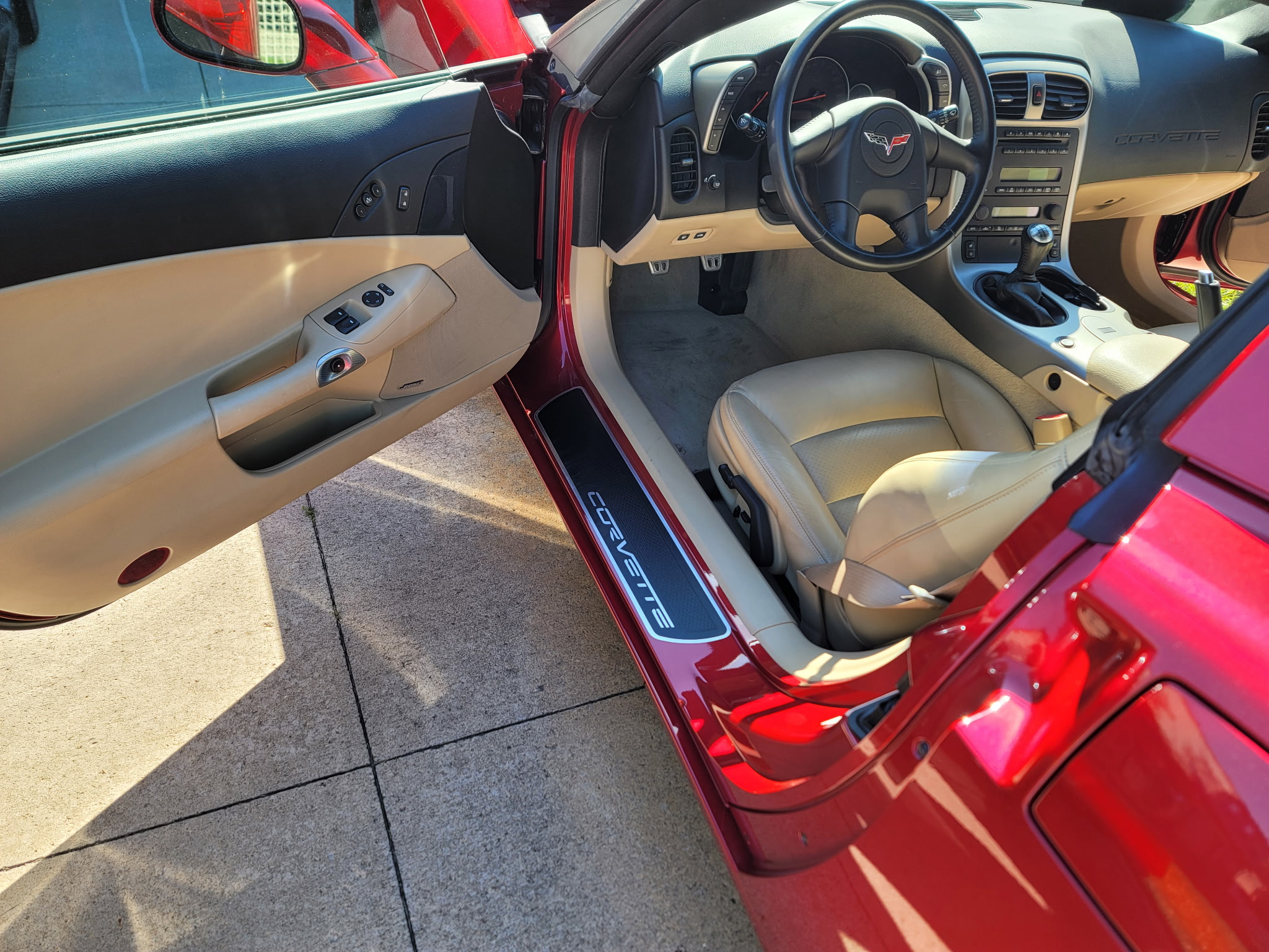 Used 2005 Chevrolet Corvette Coupe w/ Preferred Equipment Group RWD image 12