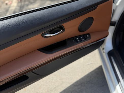 Used 2013 BMW 328i Convertible image 14