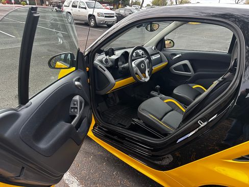 Used 2013 smart fortwo passion image 13