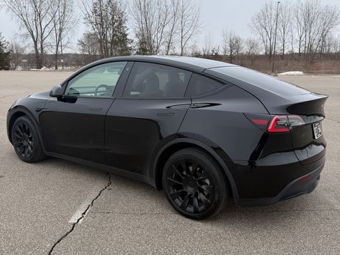 Used 2021 Tesla Model Y Long Range image 6