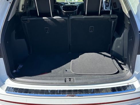 Used 2021 Volkswagen Atlas SEL Premium image 12