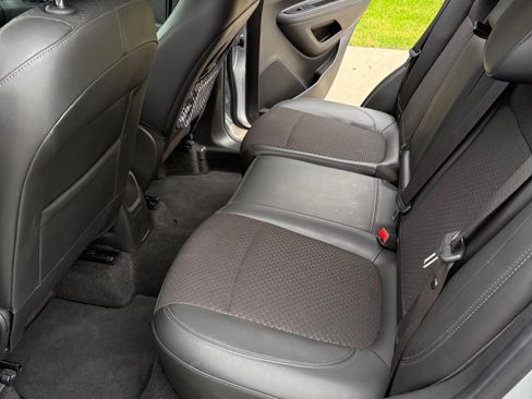 Used 2018 Buick Encore Preferred image 9