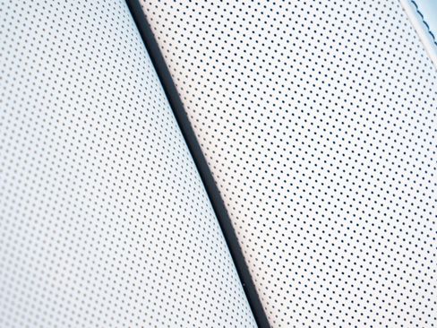 Used 2022 Rolls-Royce Cullinan Black Badge w/ Dark Exterior Package image 21