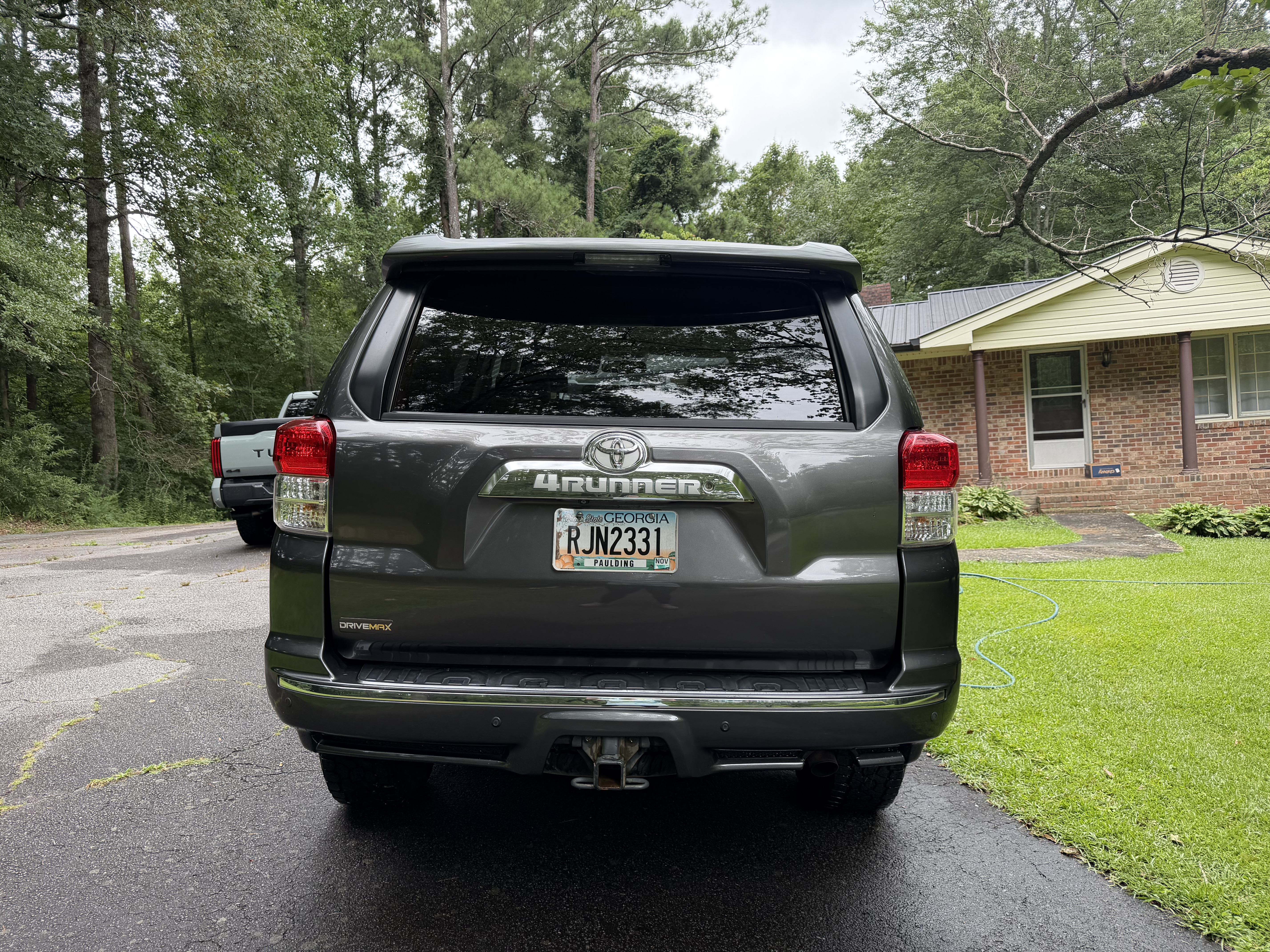 Used 2010 Toyota 4Runner SR5 AWD/4WD image 5