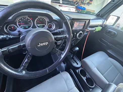 Used 2008 Jeep Wrangler Unlimited Sahara w/ Dual Top Group image 9