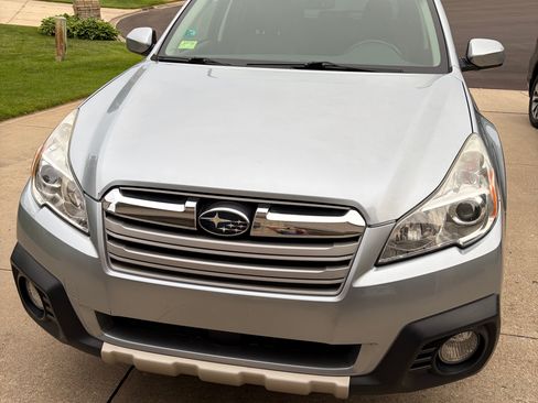 Used 2013 Subaru Outback 2.5i Limited AWD/4WD image 4