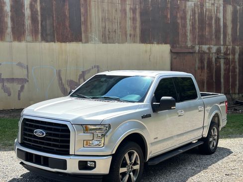 Used 2015 Ford F150 XLT w/ Equipment Group 302A Luxury AWD/4WD image 12