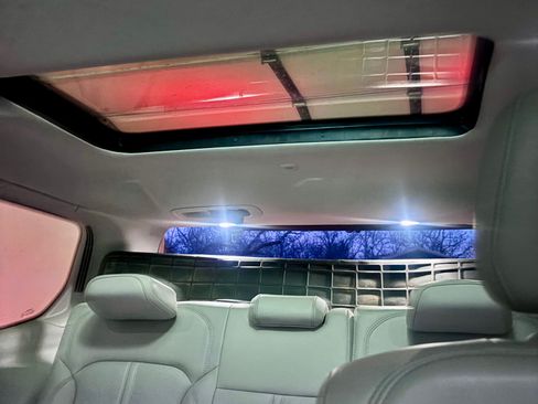 Used 2022 Jeep Wagoneer Series III w/ Premium Group I image 14