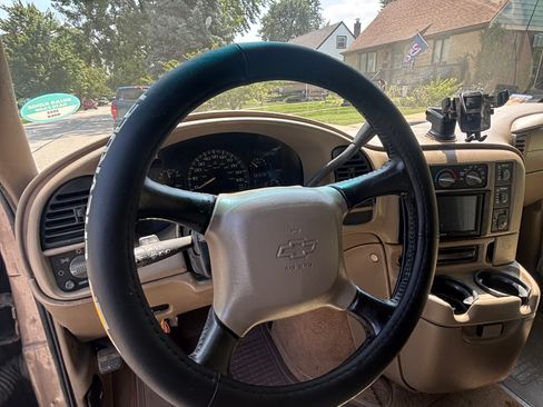 Used 2003 Chevrolet Astro Passenger AWD w/ LT Preferred Equipment Group image 14