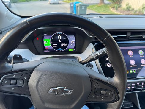 Used 2022 Chevrolet Bolt EUV Premier FWD image 9
