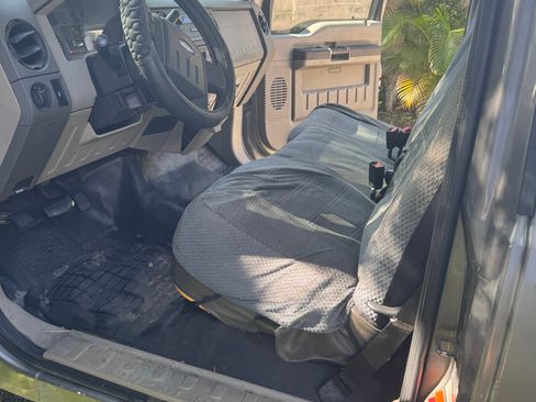 Used 2010 Ford F250 XL RWD image 4
