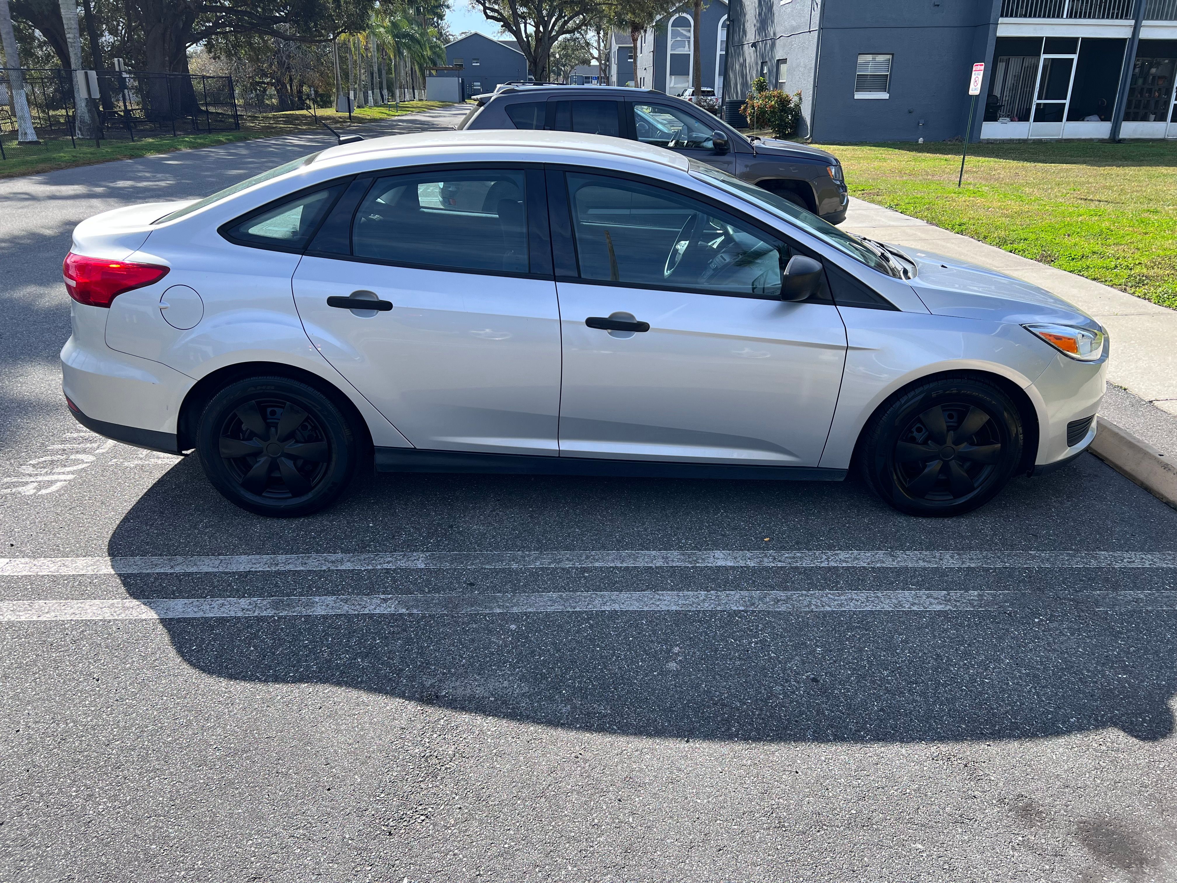 Used 2017 Ford Focus S FWD image 4