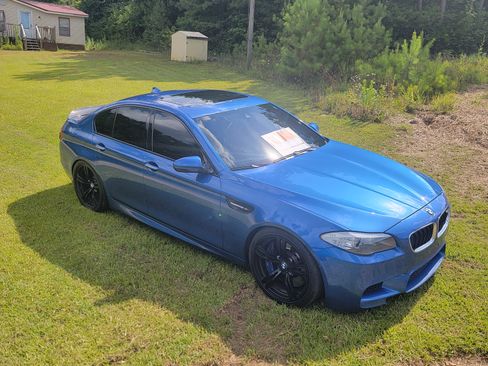 Used 2013 BMW M5 image 2