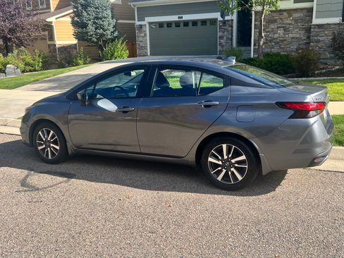 Used 2020 Nissan Versa SV image 11