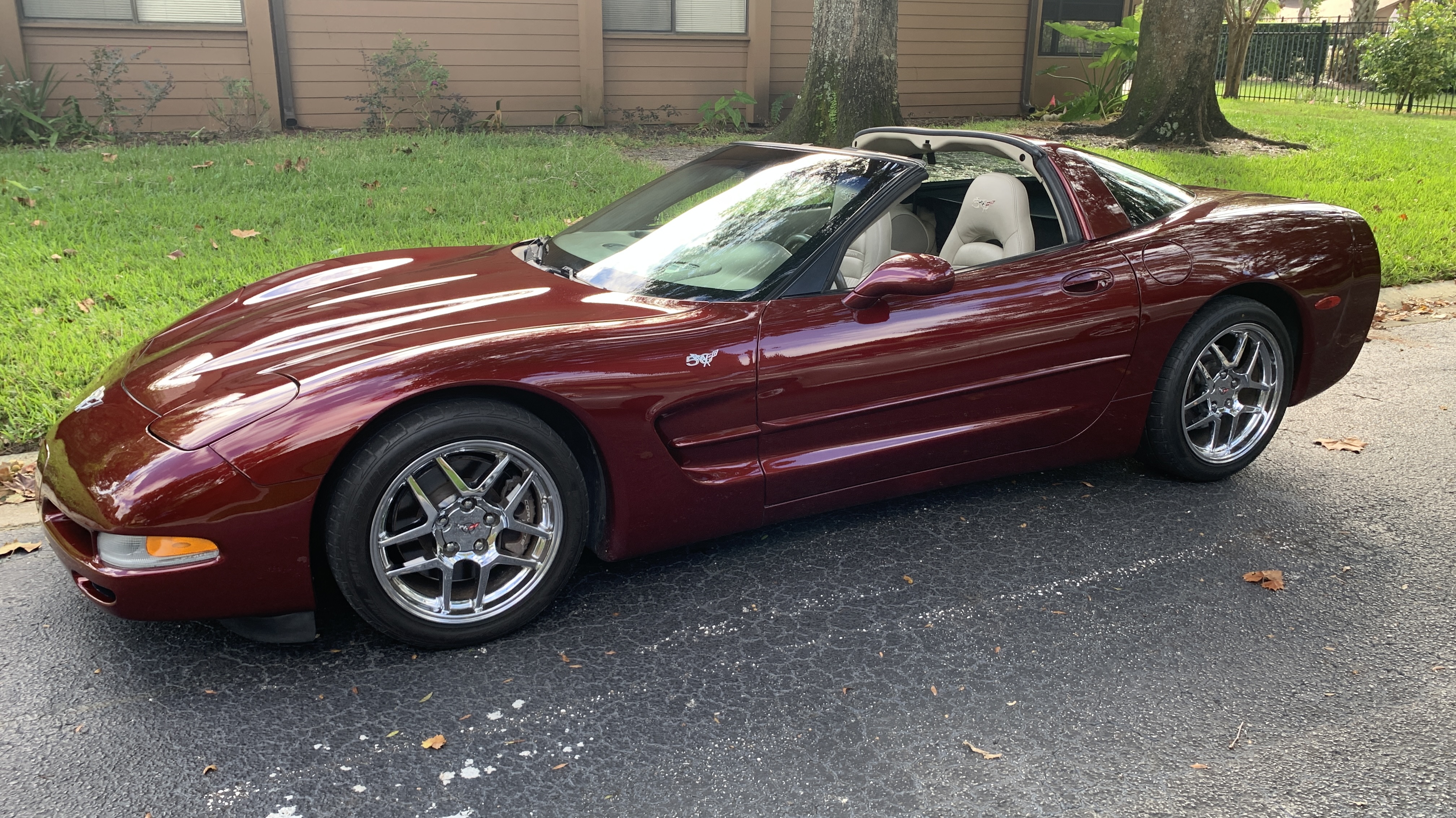 Used 2003 Chevrolet Corvette Coupe w/ Preferred Equipment Group RWD image 10