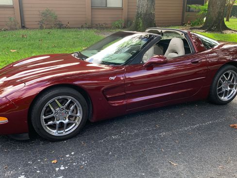 Used 2003 Chevrolet Corvette Coupe w/ Preferred Equipment Group image 10