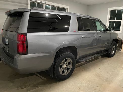 Used 2018 Chevrolet Suburban LT image 11