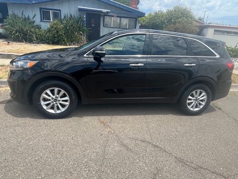 Used 2019 Kia Sorento L FWD image 1