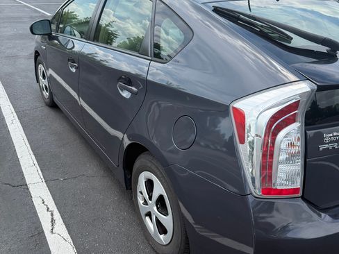 Used 2013 Toyota Prius Two image 1