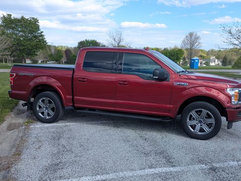 Used 2018 Ford F150 XLT w/ Equipment Group 302A Luxury AWD/4WD image 13