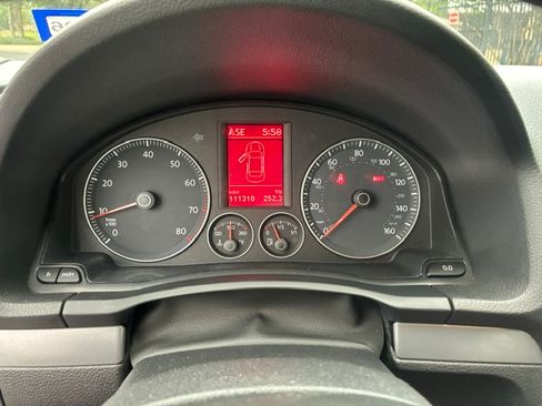 Used 2009 Volkswagen Eos Komfort FWD image 18