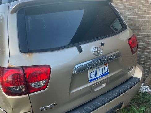 Used 2010 Toyota Sequoia Limited image 9