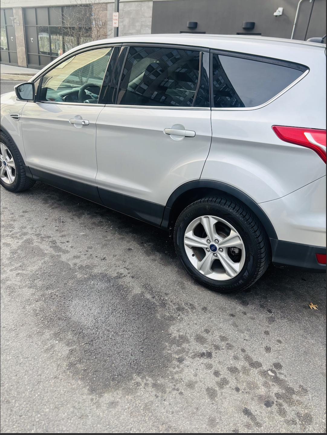 Used 2015 Ford Escape SE AWD/4WD image 16