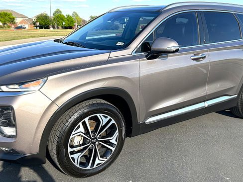Used 2019 Hyundai Santa Fe Limited image 1