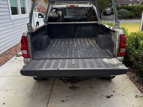Used 2003 Chevrolet Silverado 2500 4x4 Extended Cab w/ Snow Plow Prep Package image 16