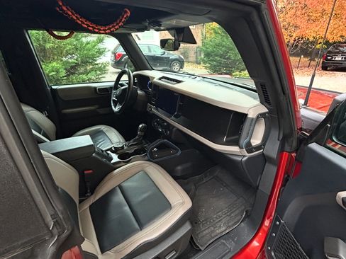 Used 2023 Ford Bronco Wildtrak image 18