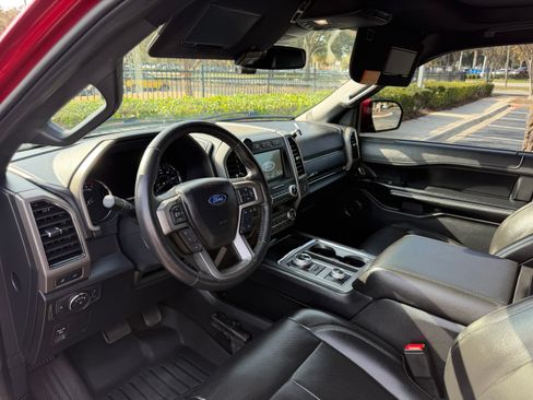 Used 2021 Ford Expedition Max XLT image 10