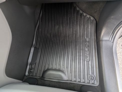 Used 2022 Honda Pilot Touring image 15