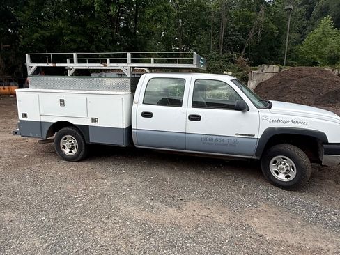 Used 2004 Chevrolet Silverado 2500 W/T AWD/4WD image 5