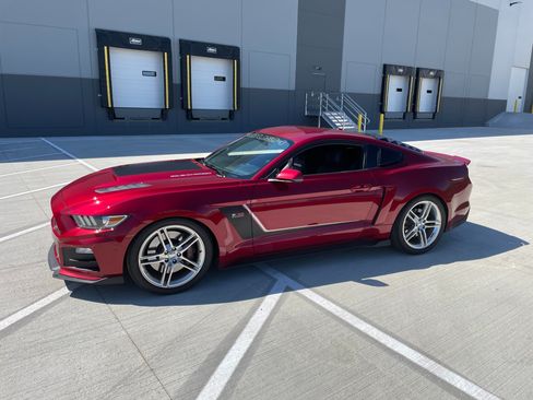 Used 2016 Ford Mustang GT Premium w/ GT Performance Package image 2