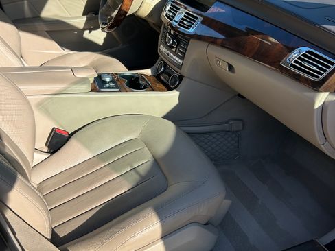 Used 2012 Mercedes-Benz CLS 550 4MATIC image 8
