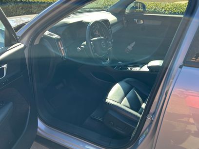 Used 2023 Volvo XC40 B4 Core