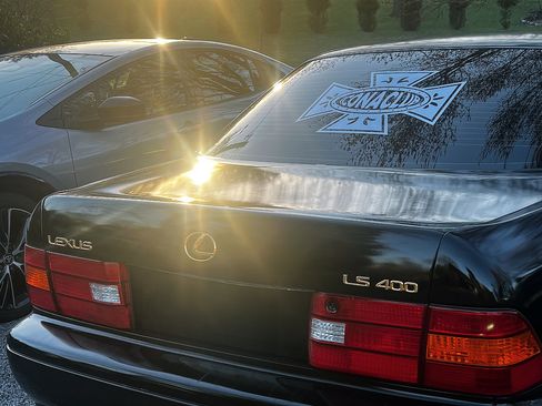 Used 2000 Lexus LS 400 image 8