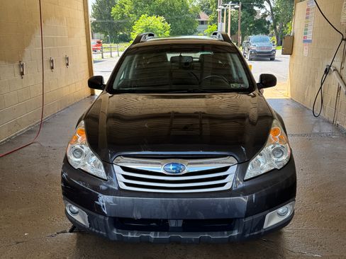 Used 2011 Subaru Outback 2.5i Premium image 1