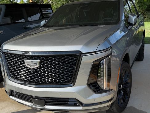 Used 2025 Cadillac Escalade Sport Platinum AWD/4WD image 1