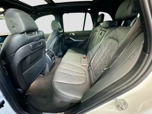 Used 2023 BMW X5 xDrive45e image 15