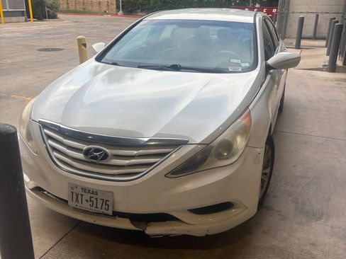 Used 2011 Hyundai Sonata GLS FWD image 1